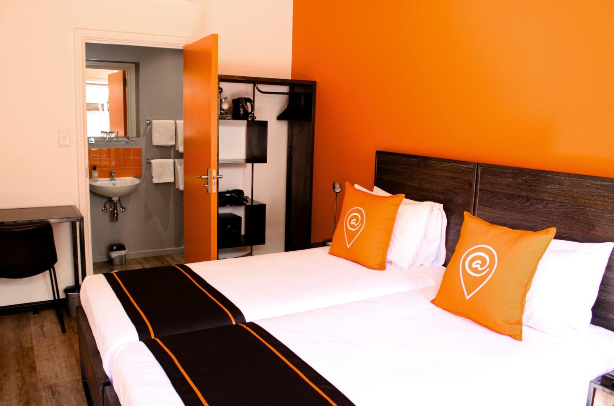 เนฟเวอร์แอทโฮม เคปทาวน์ Hostel ภายนอก รูปภาพ A room at the hotel