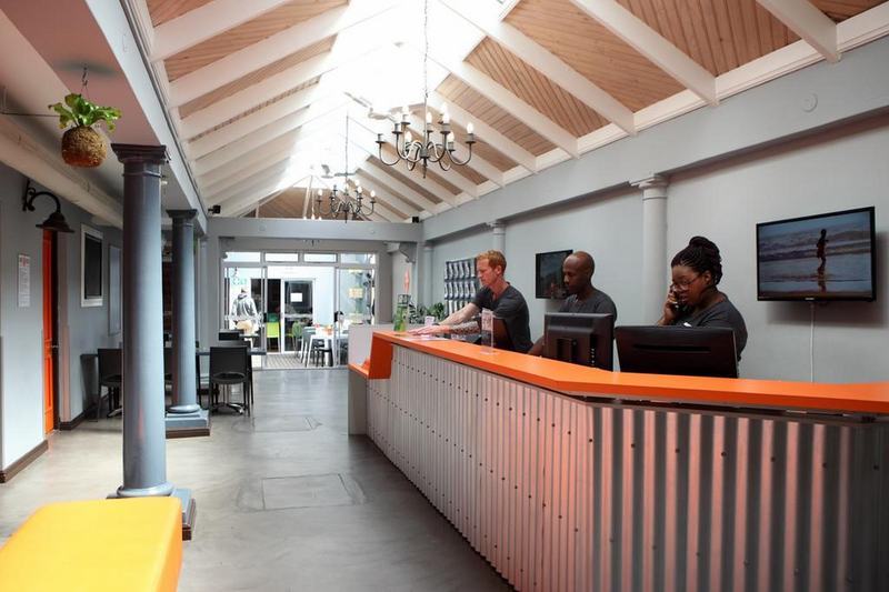 เนฟเวอร์แอทโฮม เคปทาวน์ Hostel ภายนอก รูปภาพ Reception at the University of Roehampton