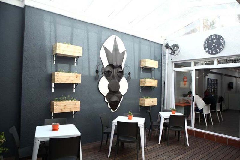 เนฟเวอร์แอทโฮม เคปทาวน์ Hostel ภายนอก รูปภาพ The interior of the restaurant